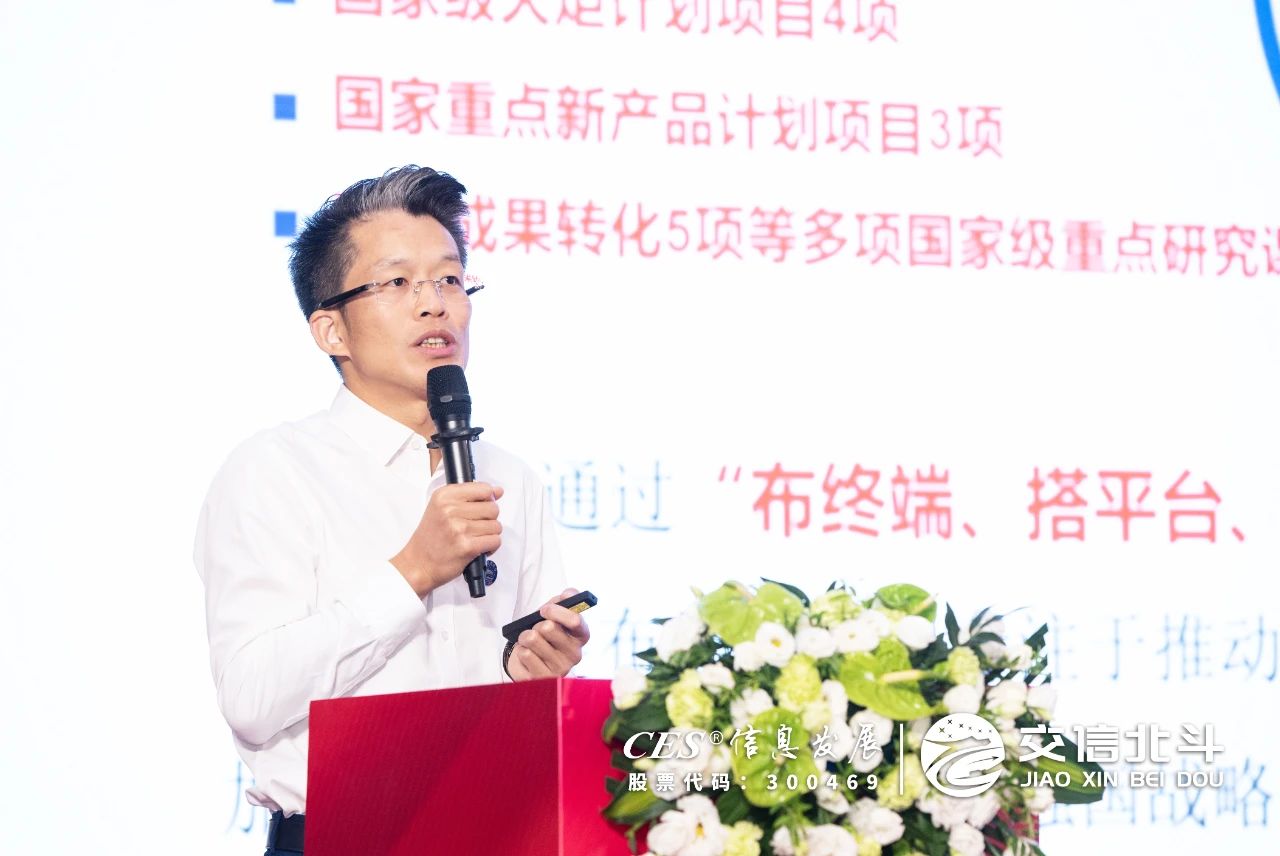 郑小龙.jpg